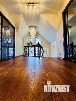 Дом 500м², 2-этажный, участок 10 сот.  