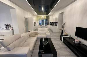 Дом 190м&sup2;, 3-этажный, участок 5 сот.  