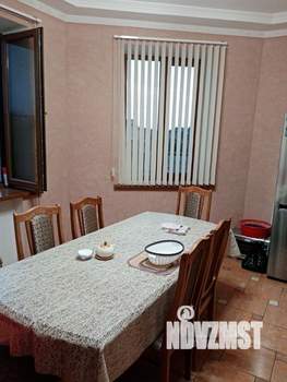 Дом 200м², 2-этажный, участок 10 сот.  