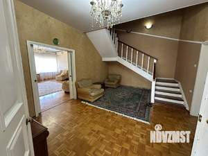 Дом 263м², 3-этажный, участок 6 сот.  