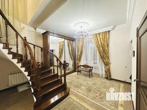 Дом 211м², 2-этажный, участок 3 сот.  