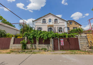 Дом 141м², 3-этажный, участок 0 сот.  
