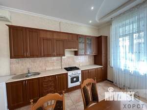 Дом 194м², 2-этажный, участок 11 сот.  