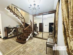 Дом 211м², 2-этажный, участок 3 сот.  