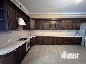 Дом 574м², 3-этажный, участок 6 сот.  
