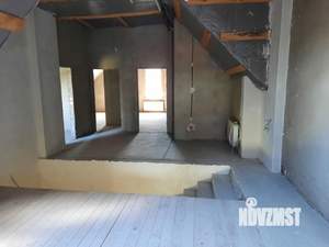 Дом 270м², 3-этажный, участок 8 сот.  