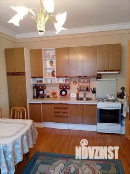 Коттедж 220м², 2-этажный, участок 3 сот.  