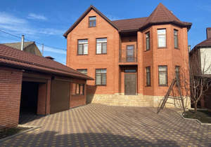 Дом 240м², 2-этажный, участок 0 сот.  