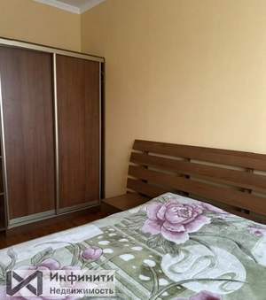 Дом 220м², 3-этажный, участок 1 сот.  