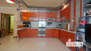 Дом 261м², 2-этажный, участок 9 сот.  