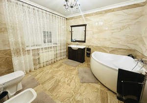 Дом 211м², 2-этажный, участок 3 сот.  