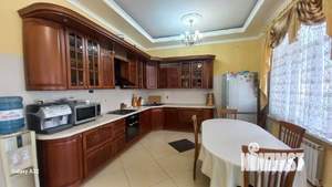 Дом 360м², 3-этажный, участок 8 сот.  