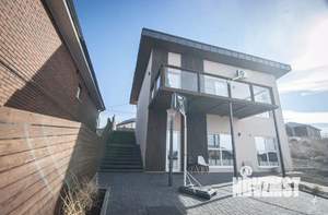 Дом 110м², 2-этажный, участок 5 сот.  