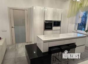 Дом 190м&sup2;, 3-этажный, участок 5 сот.  