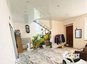 Дом 270м², 2-этажный, участок 10 сот.  