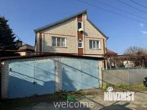 Дом 214м², 3-этажный, участок 6 сот.  