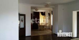 Дом 455м&sup2;, 3-этажный, участок 8 сот.  