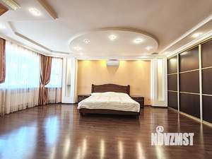 Дом 417м², 3-этажный, участок 7 сот.  