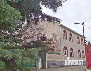 Дом 1500м², 3-этажный, участок 18 сот.  