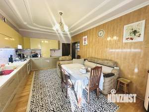 Дом 233м², 2-этажный, участок 3 сот.  