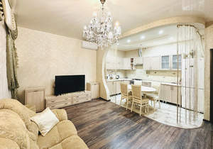 Дом 300м&sup2;, 2-этажный, участок 8 сот.  