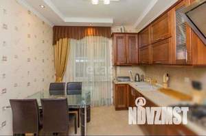 Дом 207м², 2-этажный, участок 2 сот.  