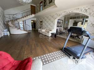 Дом 350м², 2-этажный, участок 6 сот.  