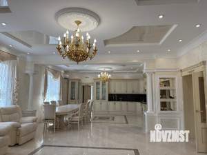 Дом 350м², 2-этажный, участок 10 сот.  