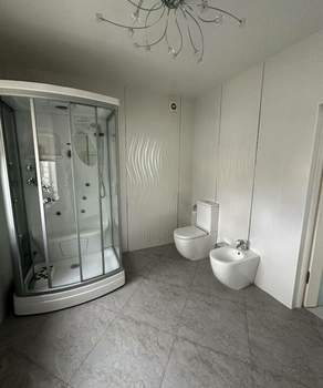 Дом 190м&sup2;, 3-этажный, участок 5 сот.  