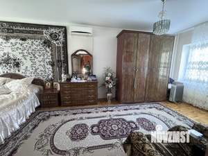 Дом 327м², 3-этажный, участок 8 сот.  