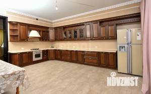 Дом 574м², 3-этажный, участок 6 сот.  