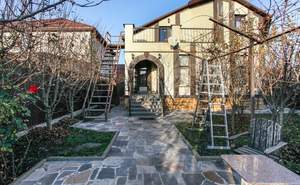 Дом 206м², 3-этажный, участок 5 сот.  