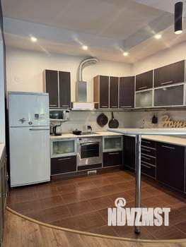 Дом 180м², 2-этажный, участок 6 сот.  