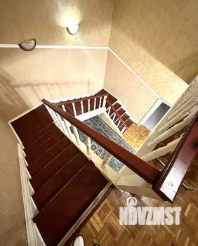 Дом 263м², 3-этажный, участок 6 сот.  