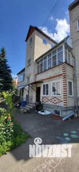 Дом 547м², 3-этажный, участок 6 сот.  