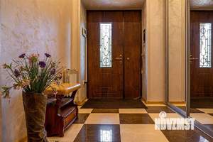 Дом 377м², 2-этажный, участок 12 сот.  