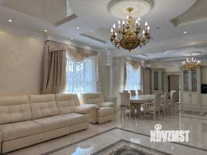 Дом 350м², 2-этажный, участок 10 сот.  