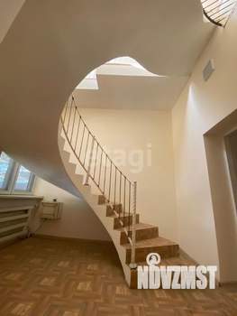 Дом 664м², 2-этажный, участок 10 сот.  