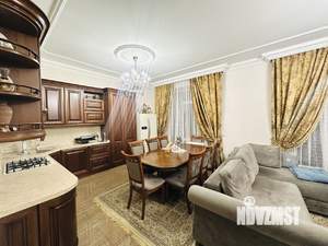 Дом 211м², 2-этажный, участок 3 сот.  