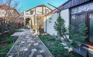 Дом 206м², 3-этажный, участок 5 сот.  