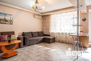 2-к квартира, посуточно, 50м2, 1/1 этаж