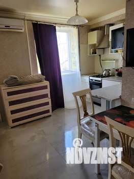 Студия квартира, посуточно, 35м2, 1/5 этаж