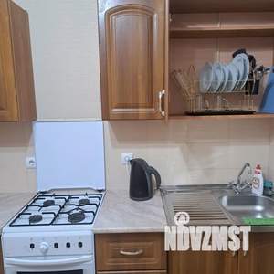 1-к квартира, посуточно, 40м2, 11/16 этаж