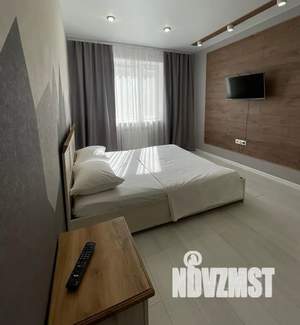 1-к квартира, посуточно, 34м2, 13/18 этаж
