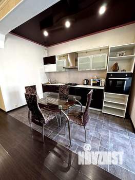 Студия квартира, посуточно, 40м2, 4/10 этаж