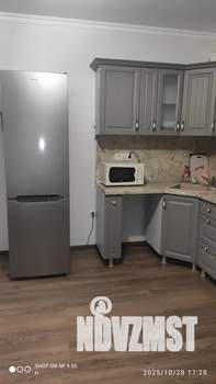 1-к квартира, посуточно, 54м2, 3/10 этаж