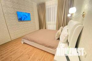 1-к квартира, посуточно, 42м2, 1/18 этаж