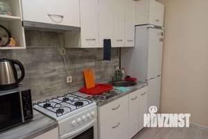 1-к квартира, посуточно, 35м2, 10/18 этаж