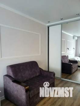 1-к квартира, посуточно, 40м2, 7/18 этаж