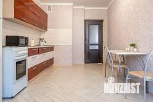 2-к квартира, посуточно, 64м2, 1/1 этаж